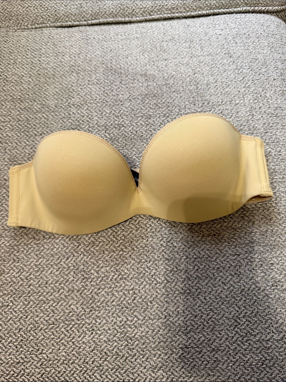 Le Mystere Strapless Convertible Bandeau Bra - Beige